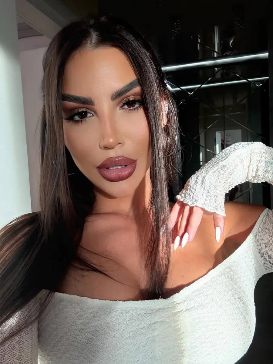 Naomi photo 4